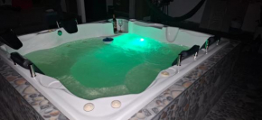 Tranquil escape with jacuzzi